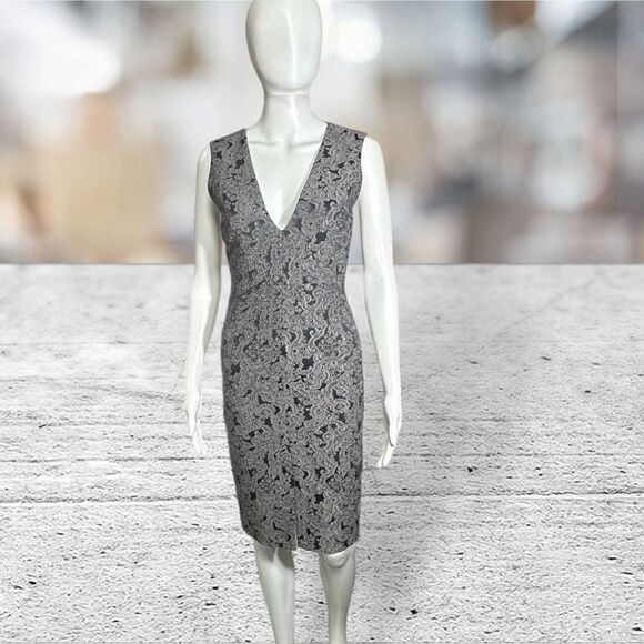 Alice + Olivia ‘Baylee’ Embroidered Sheath Dress - Picture 1 of 8